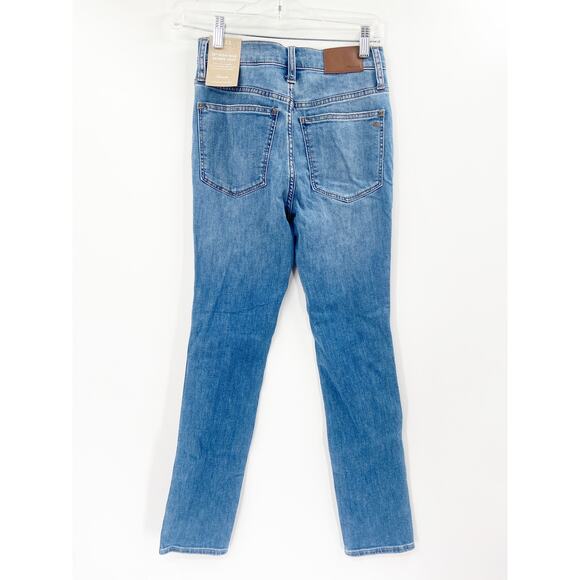 Madewell 10" High-Rise Skinny Crop Jeans in Welling Wash Summerweight Edition 23 - Picture 4 of 8